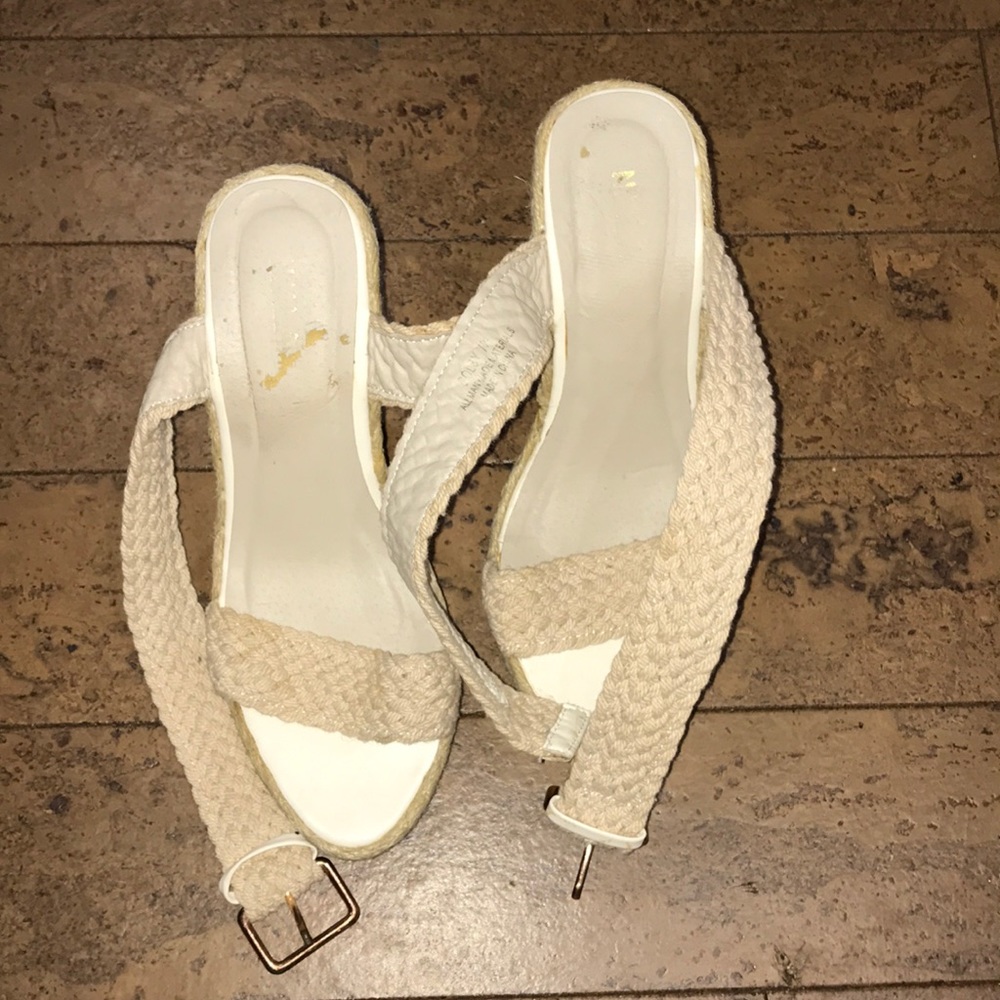 N.Y.L.A. Sz 7.5 cream/tan wedges